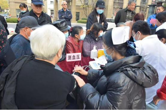 內(nèi)二科——淄博市婦幼保健院舉辦“第十四屆聯(lián)合國糖尿病日”大型義診活動1197.png